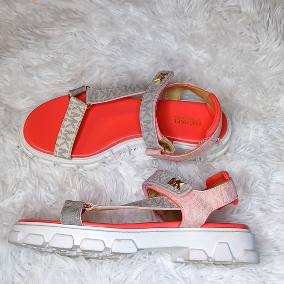 Michael Kors Pink & Tan MK Logo Flat Lug Chunky Sole Sandals SZ 7.5 New - Picture 7 of 16